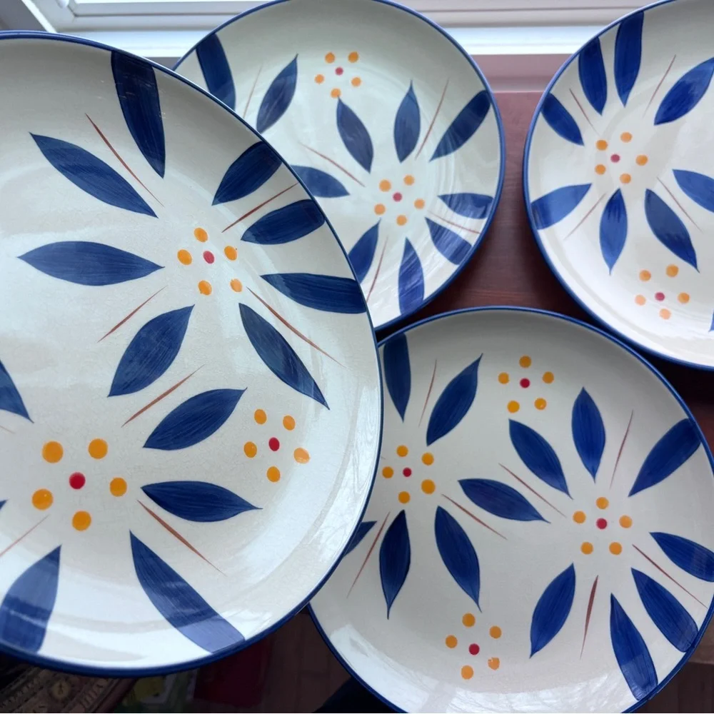 Old World Plates TempTations by Tara Blue Set of four Vintage